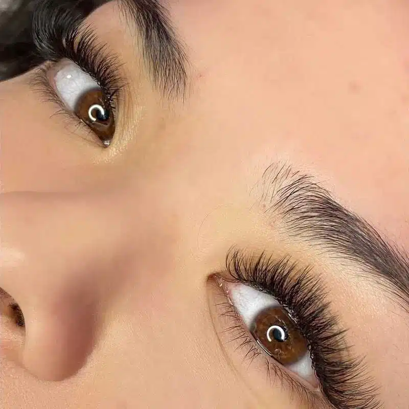 What Are The Best Products For Hybrid Lashes? A Complete Guide