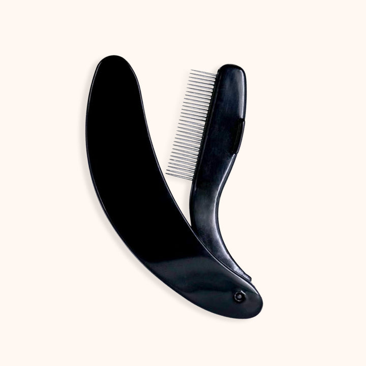 KOLYBEL Curved Lash Spike Comb, professional lash separator tool for eyelash extensions. Smooth rounded teeth fluff volume lashes without pulling, ergonomic curved design for salon lash artists. Waterproof plastic, pink & black options, ideal grafting & aftercare lash accessory.